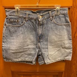Misses Levi Shorts Size 12